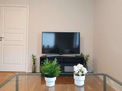 Bright And Central 2-bedroom Apartment With King Bed, Fully Equipped