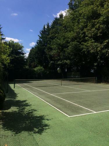 North Mundham Studio, Sleeping 4 With Pool & Tennis Court