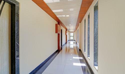 Hotel Treebo Trend Vrindavan Resort