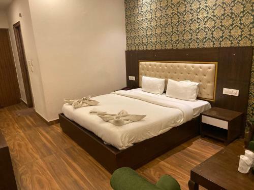 Hotel Ambika Residency Manali