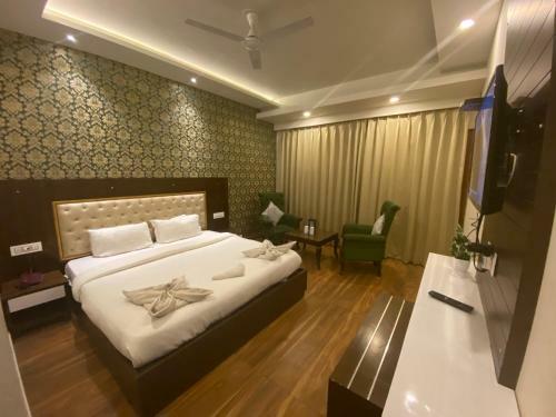 Hotel Ambika Residency Manali