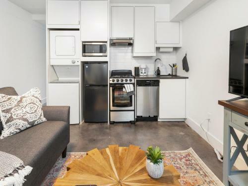 Apartamento Comfortable Studio With Queen Bed, City Walkable!