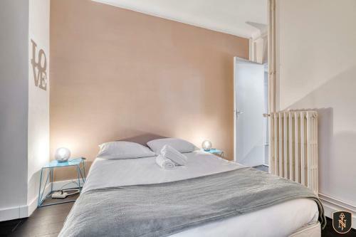 Beautiful Spacious And Bright Apartment!
