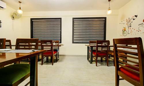 Treebo Tryst Ratnam By Vasudha Hotels
