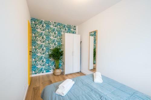3-room Apartment 50m From Main Market
