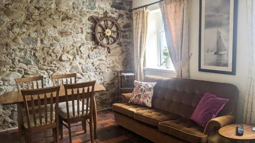 Lough Shore Cottage