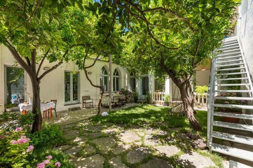 Bed & Breakfast Q-riosity Boutique Rooms