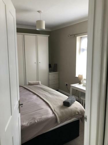 12 Harlesden Road Close To Excel