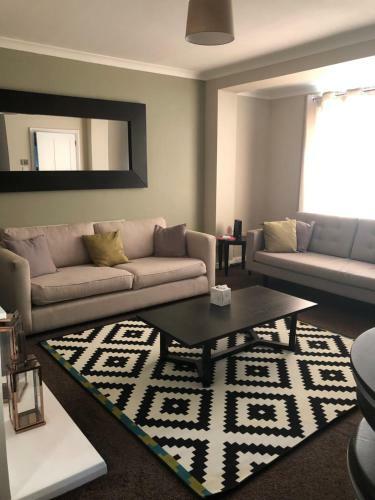 12 Harlesden Road Close To Excel