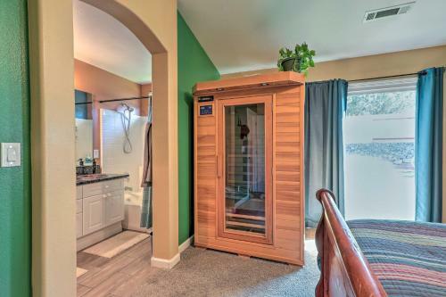 Quaint Sparks Home - 14 Miles To Downtown Reno!