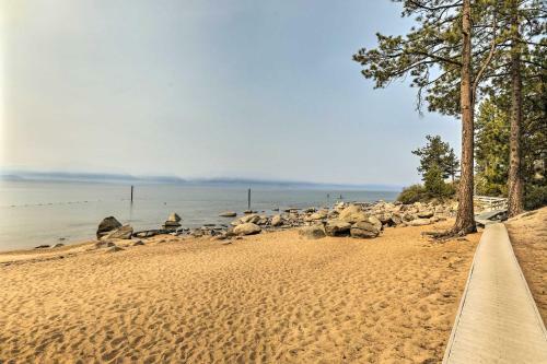 Zephyr Cove Escape With Deck - Steps To Beach!