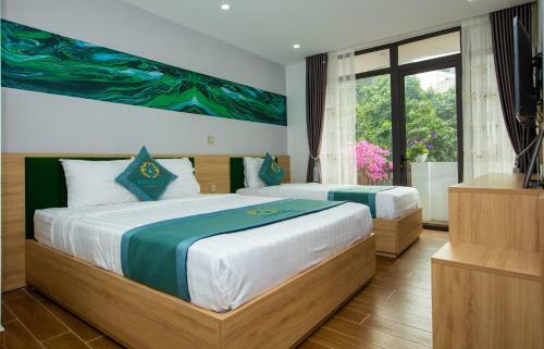 Emerald Hotel C�t B�