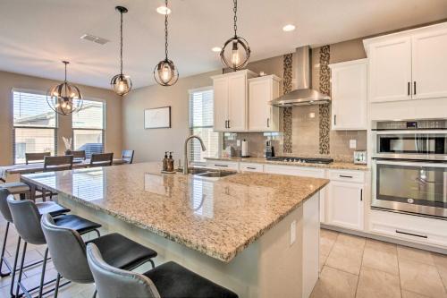 Luxe Peoria Villa With Spacious Backyard Oasis!