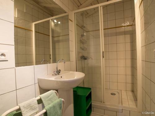 G�te Artonne, 4 Pi�ces, 6 Personnes - Fr-1-630-107