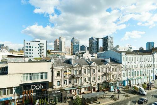 Grand Apartment 3 Separate Bedrooms Near Olimpiyskiy