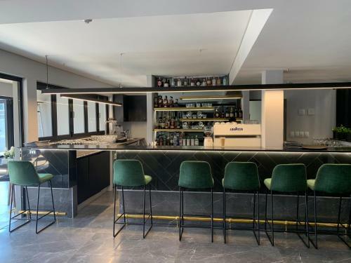Trendy Melrose Apartment