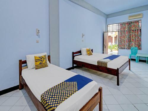 Spot On 90372 Hotel Arum Jaya