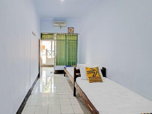 Spot On 90372 Hotel Arum Jaya