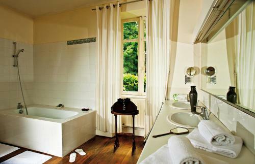 Bed & Breakfast Domaine Des Forges de La Vache