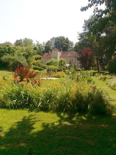 Bed & Breakfast Domaine Des Forges de La Vache