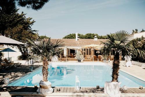 Hotel H�tel Les Gollandi�res