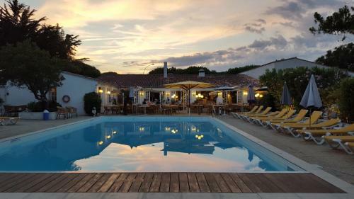 Hotel H�tel Les Gollandi�res