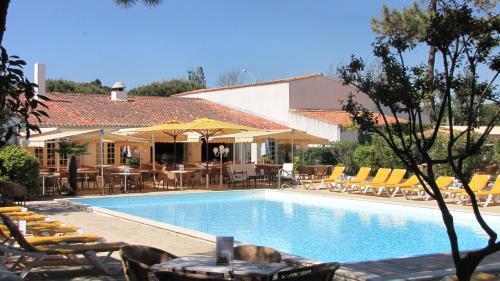 Hotel H�tel Les Gollandi�res