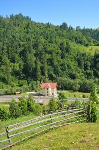 Hotel Lisnyi