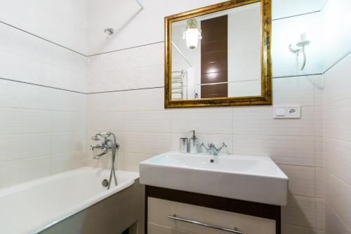 Sova Apartment Str Gnatyuka 18