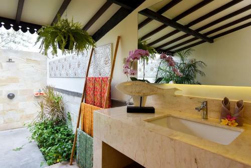 Sumberkima Hill Villa Macan