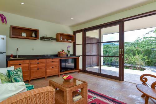Sumberkima Hill Villa Macan