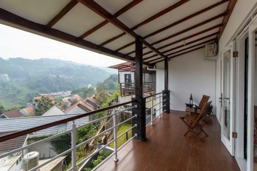 Villa Keluarga Resor Dago Pakar Bandung - Dengan View Bukit