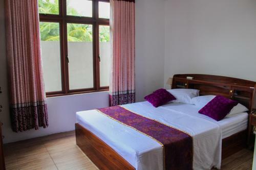 Hostal Five Ens Lodge