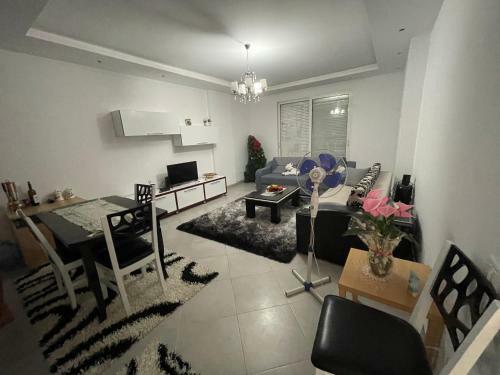 Deon?s Apartment