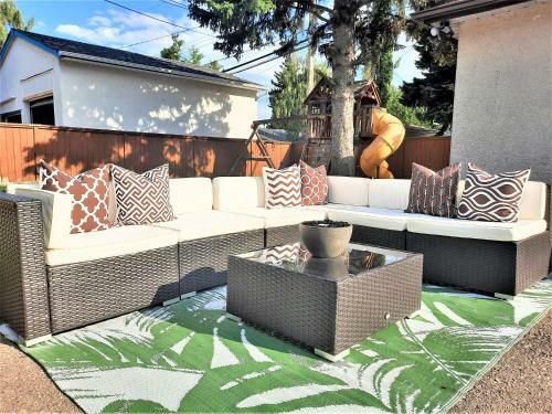 Luxury Home By North Glenmore Park