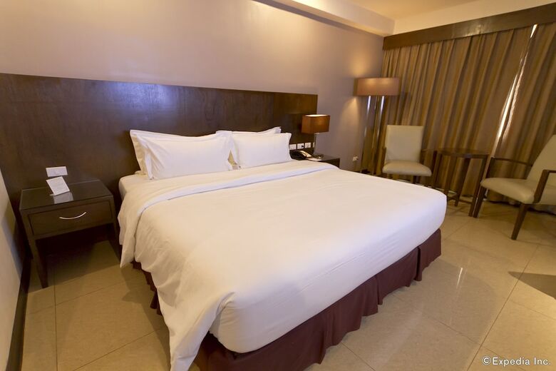 Mandarin Plaza Hotel