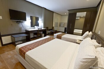 Holiday Spa Hotel