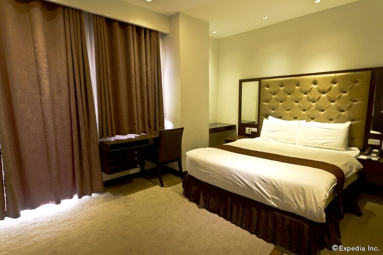 Castle Peak Hotel