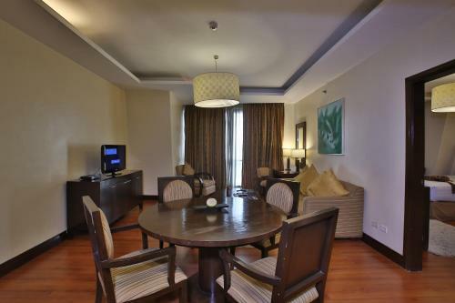 Crown Regency Hotel & Towers