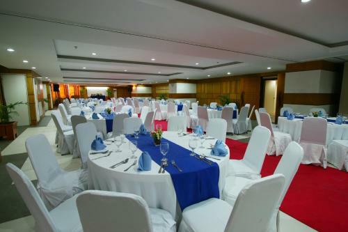 Crown Regency Hotel & Towers