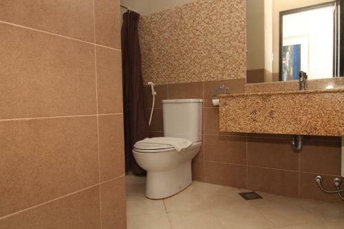 Main Hotel & Suites