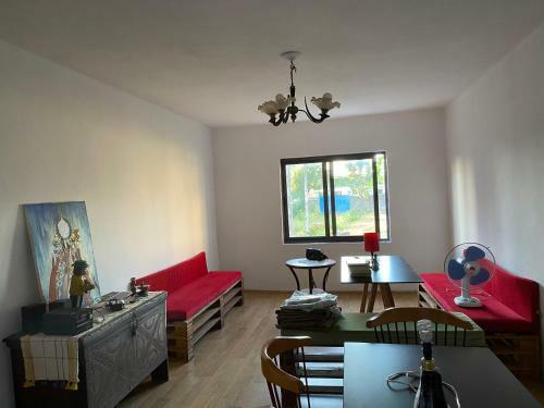 Hostal North Gate Guest House And Camping