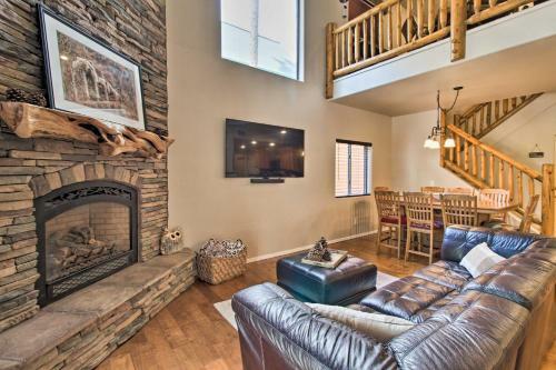 Pinetop Crossing Home - Walk To Golf Course!