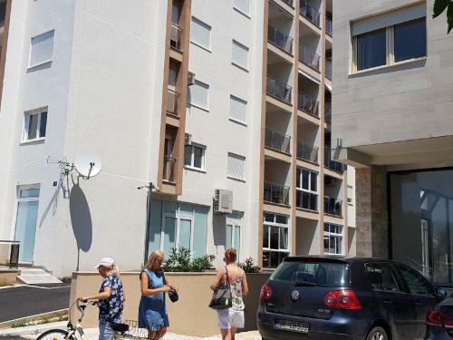 Apartments Leo