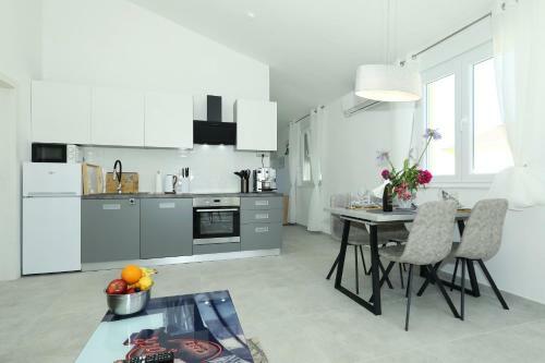 Luxus Apartment Nadine Mit Pool