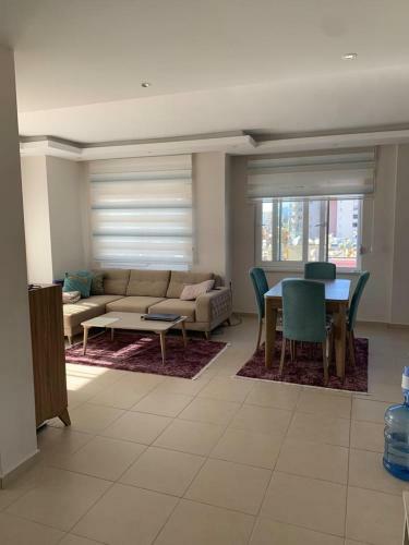 Modern And Bright Apartment 5min From The Sea