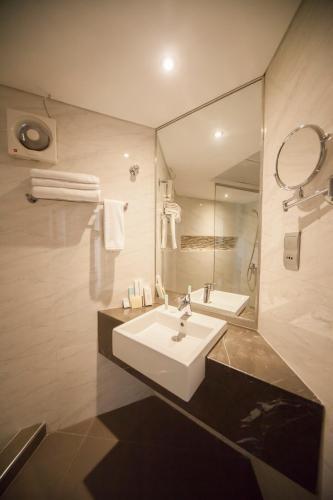 Pearl Beach Hotel