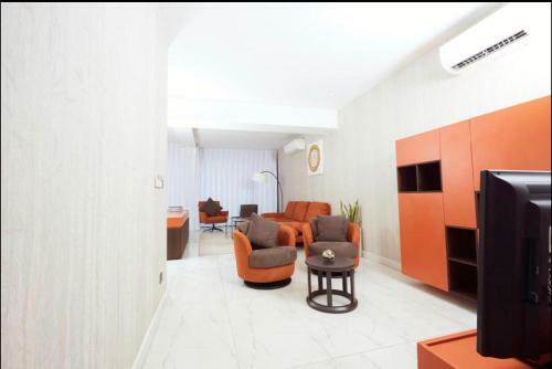 Apartamento Luxurious Executive One Bedroom Suite Space Available