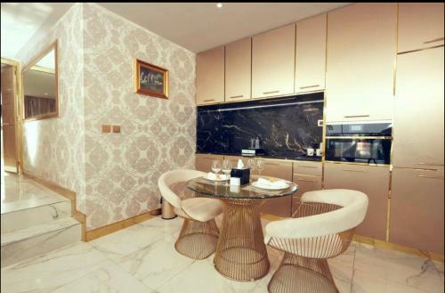 Luxurious Superior Apartment One Bedroom Space Available