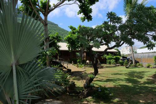 Chalet En Bois Sur La Plage De Sable Blanc